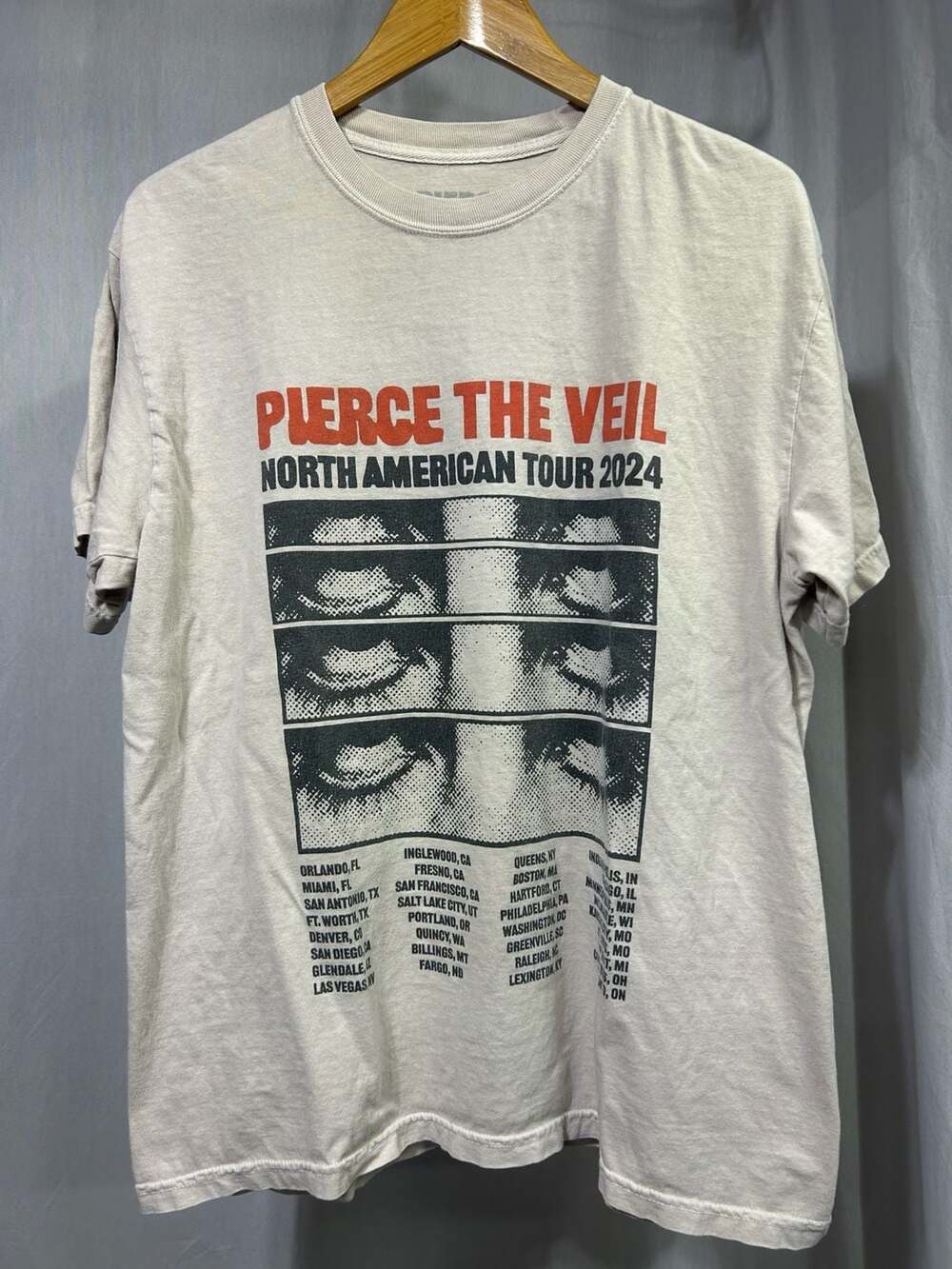 Pierce The Veil North American Tour 2024 Eyes Graphic T-Shirt Cream Size L